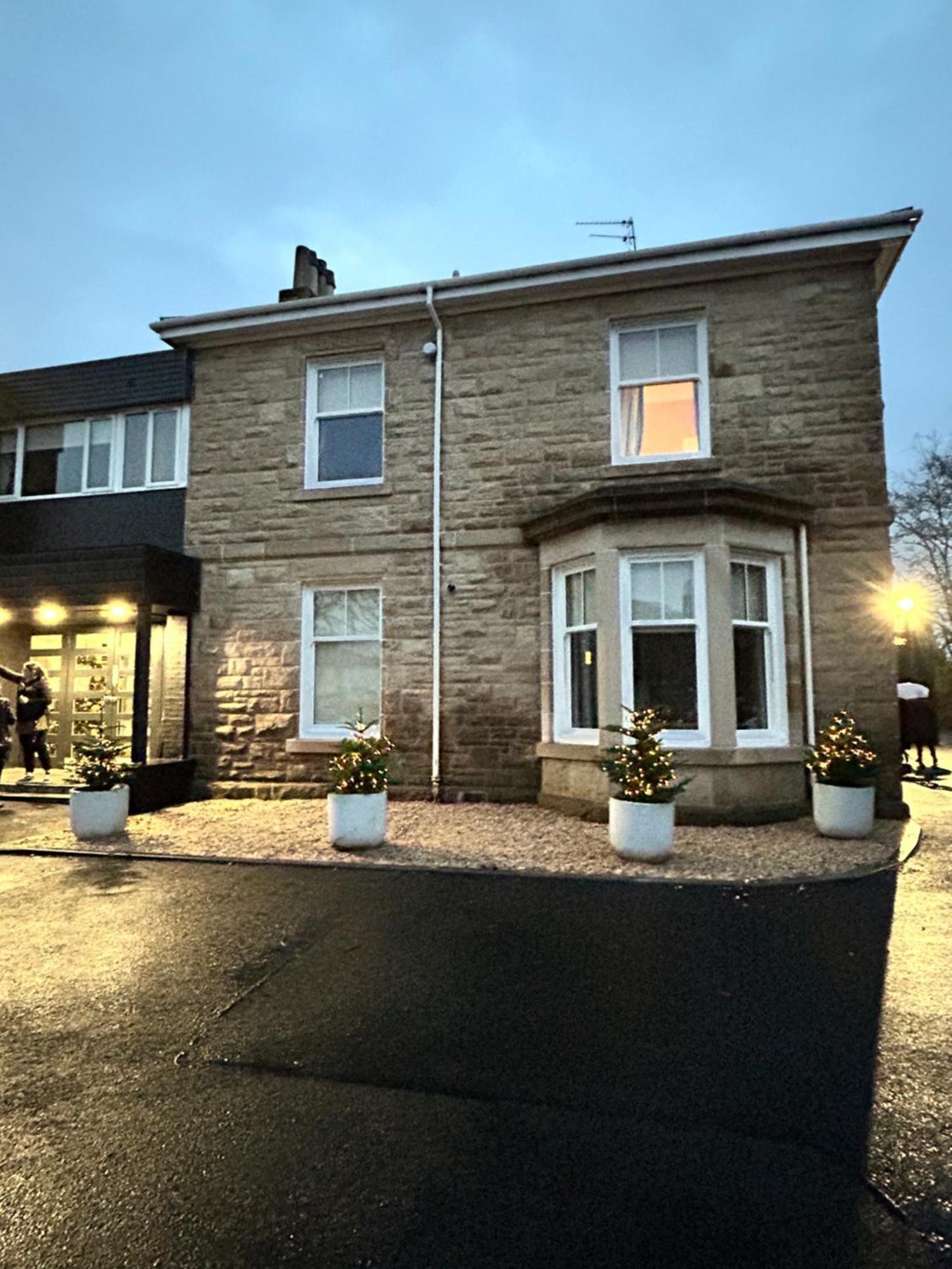 Crookston Hotel Glasgow Dış mekan fotoğraf